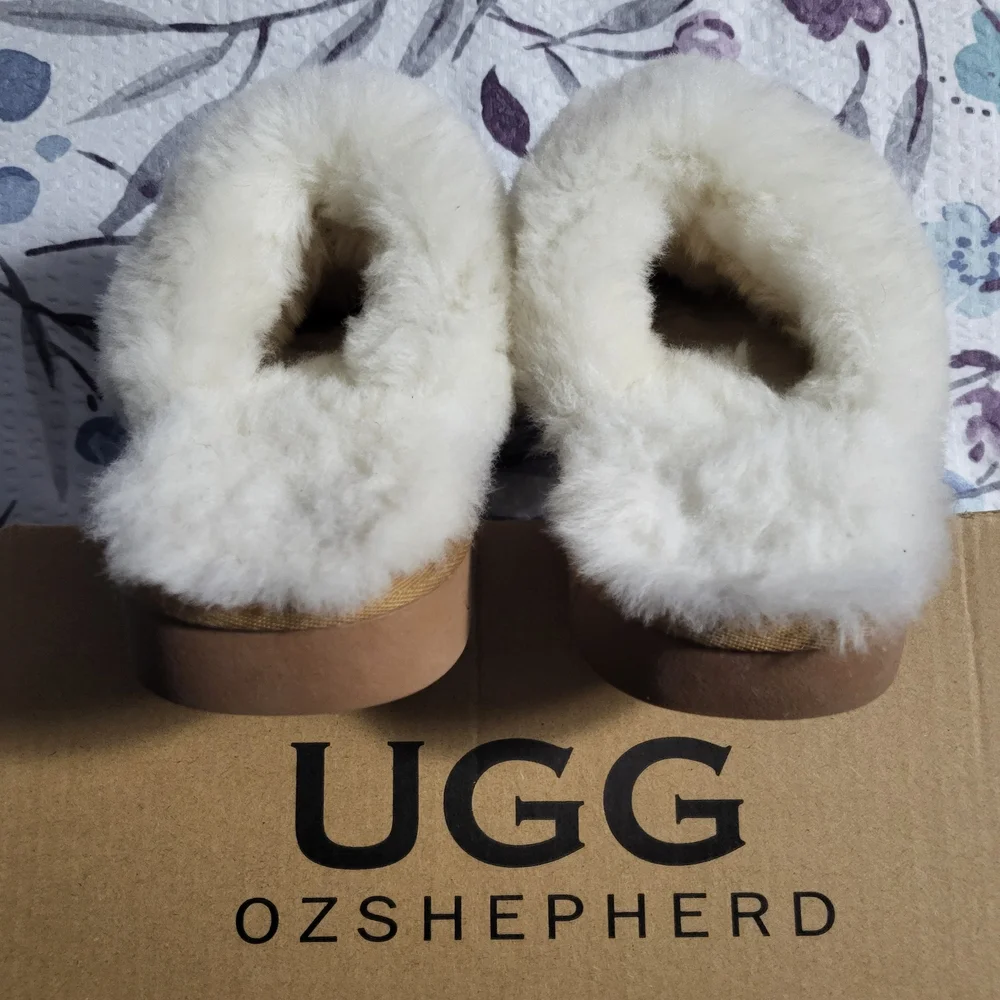 UGG Australia OZSHEPHERD Double Face Sheepskin Girls Slippers (Disquette) - Picture 5 of 11